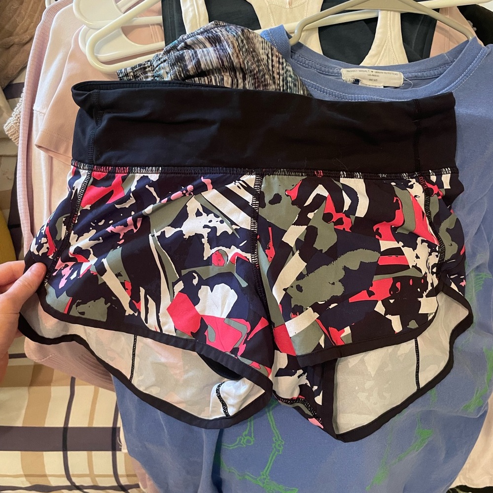 Lululemon Athletica speed up 2.5 in shorts